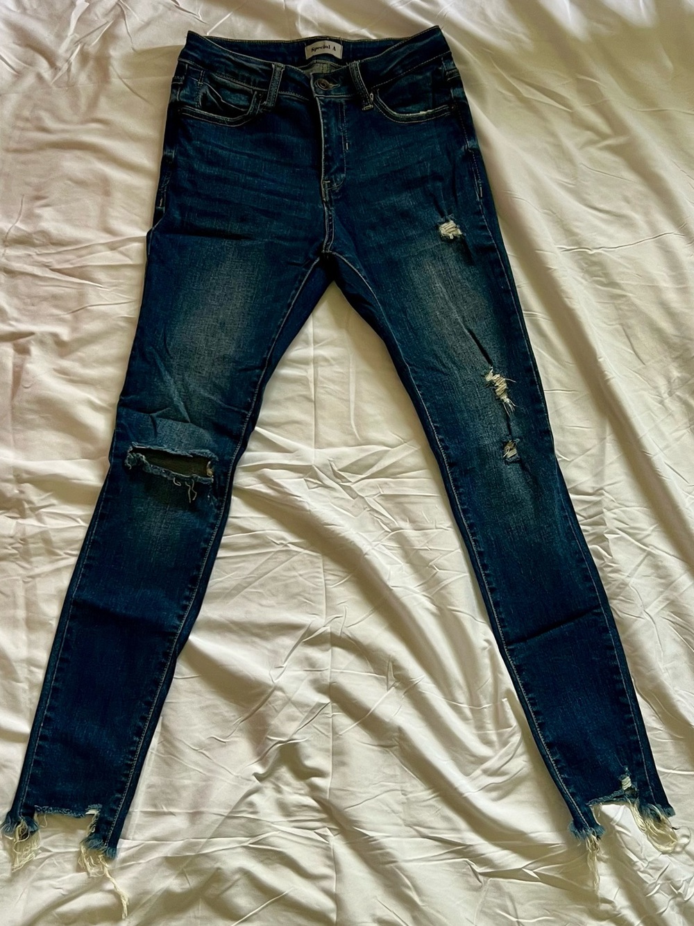 Special A Skinny Jeans Distressed Raw Hem Stretch Dark Wash Size 3 Women’s Jeans